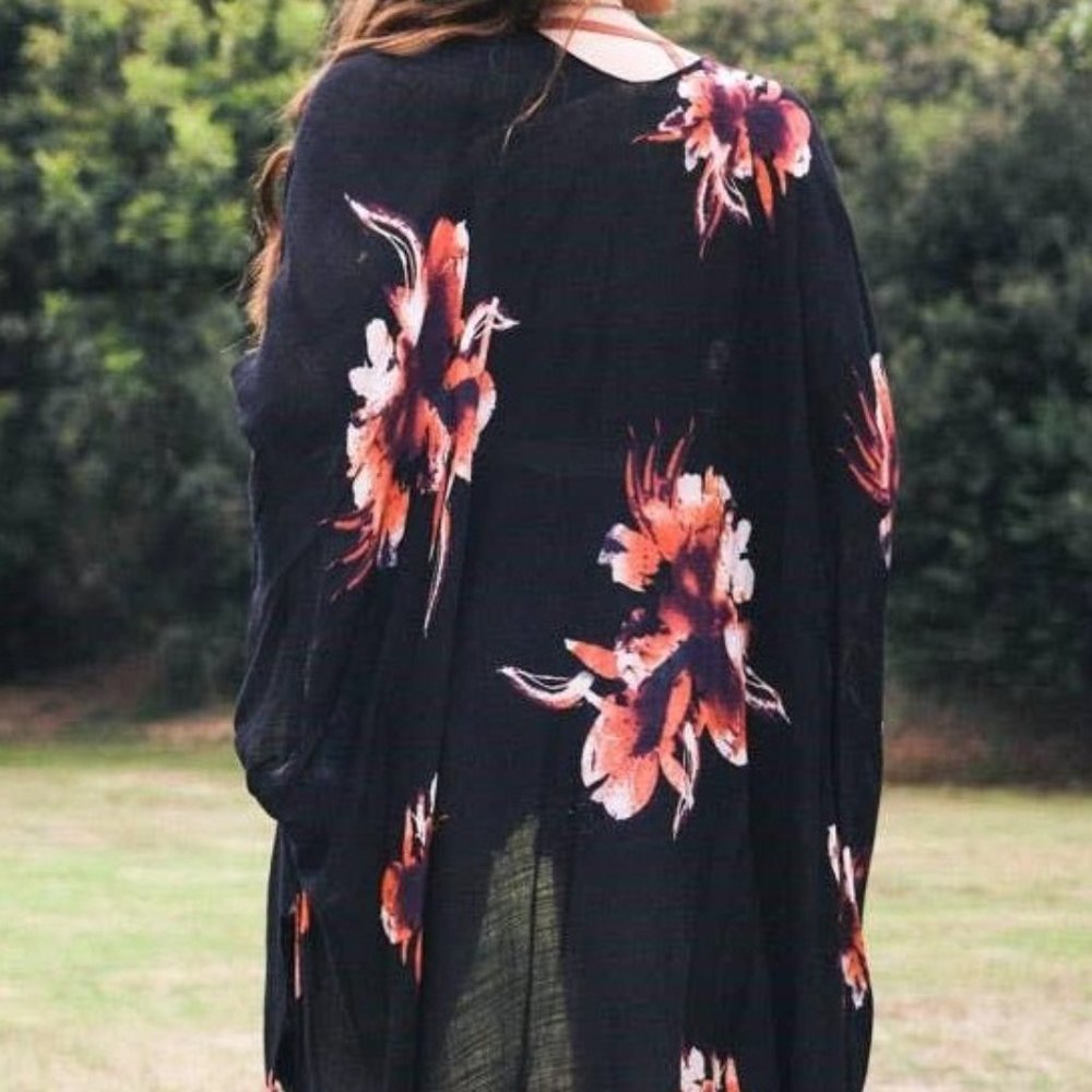 New with Tags- Bloom Floral Kimono